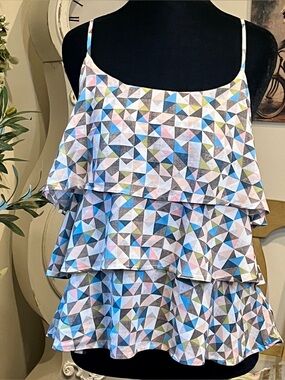 Room Service Tiered Ruffle Sleeveless Blouse Geometric Print Small/Petite EUC